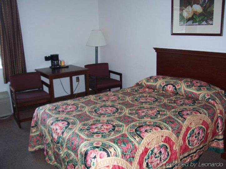 Econo Lodge Erie Habitación foto